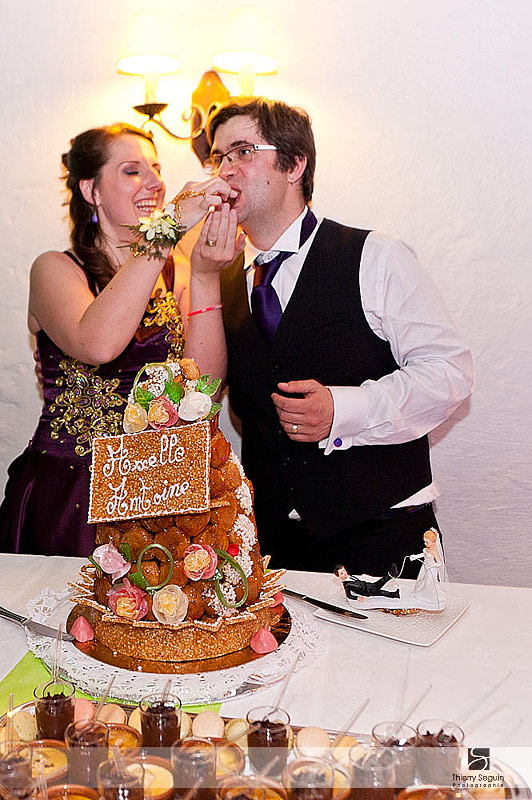 découpe gateau de mariage