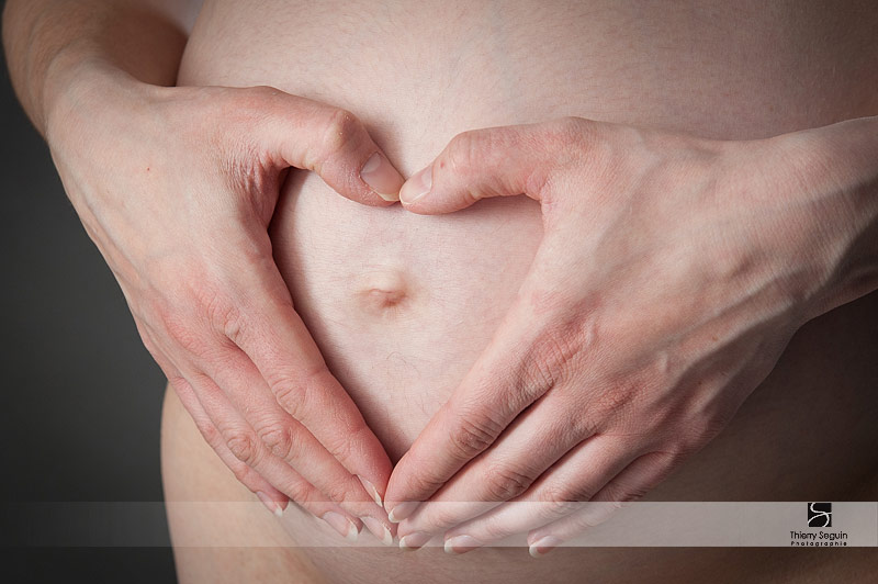 photo-ventre-femme-enceinte--Versailles-Paris-1